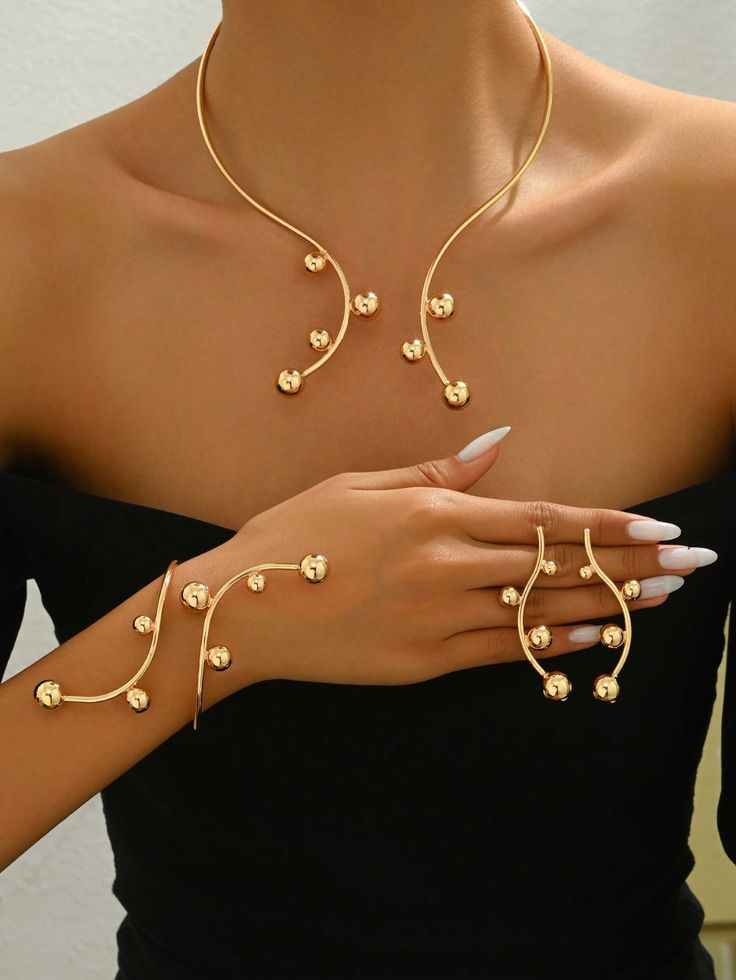 Gold Ball Accented Set